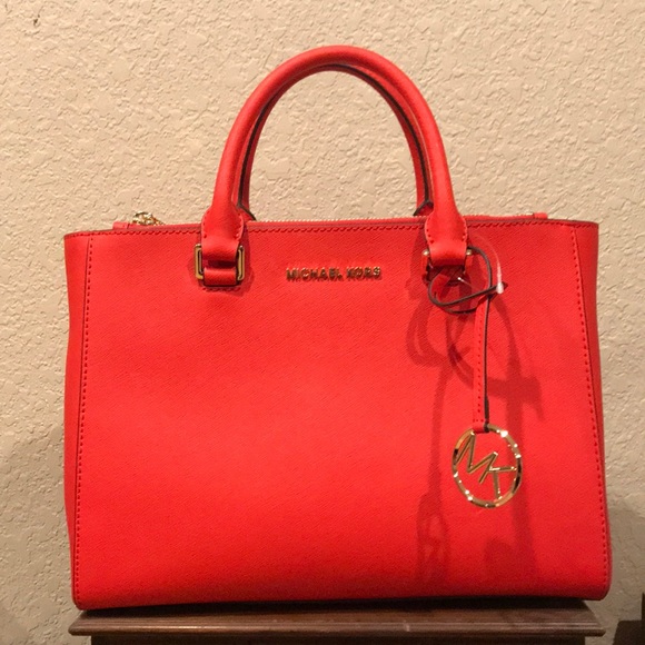 SOld.Crossposted. Michael Kors DK sangria Kellen. - Picture 1 of 4